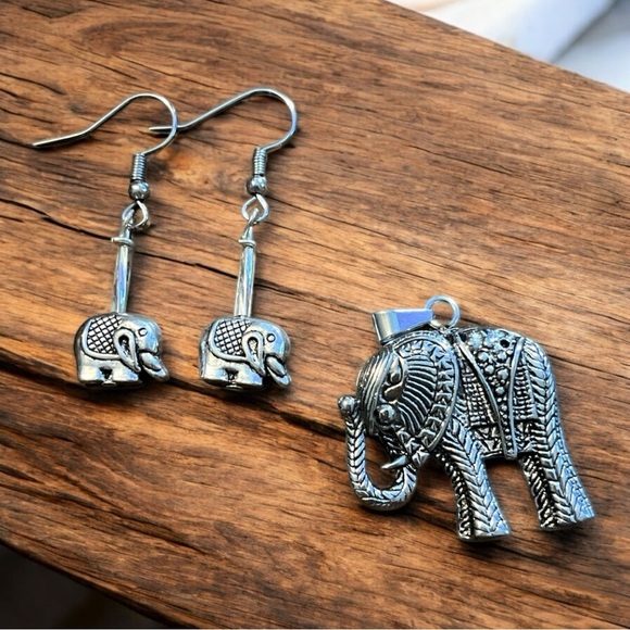 Silver Tone Elephant Earrings and Pendant Set *NWT* - Picture 1 of 5